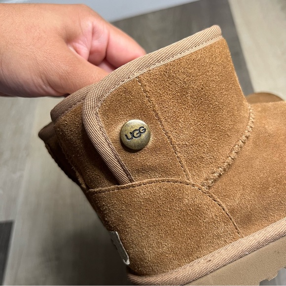 UGG Jona Boots Kids Size 11 Youth - Picture 12 of 13